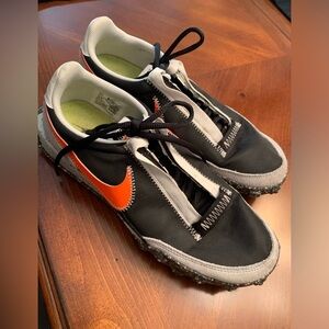 -Womens Nike 8.5 waffle Racer. Racer Tennis Shoe black/oran…